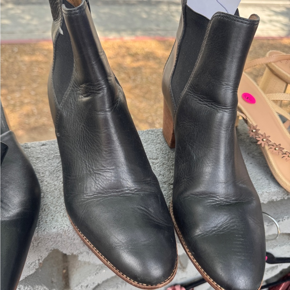 Black Leather Madewell Chelsea Boots